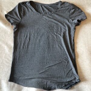 Women’s Lululemon Tee